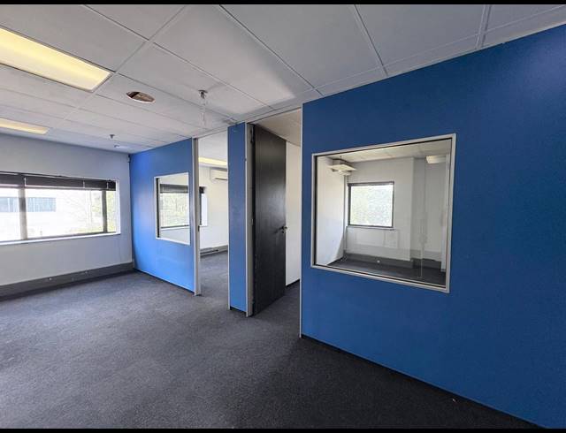 1,880M² OFFICE TO LET IN VORNA VALLEY